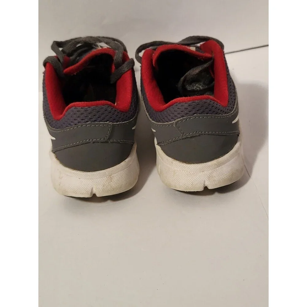 Nike Gray And Red Size Kids 11.5C